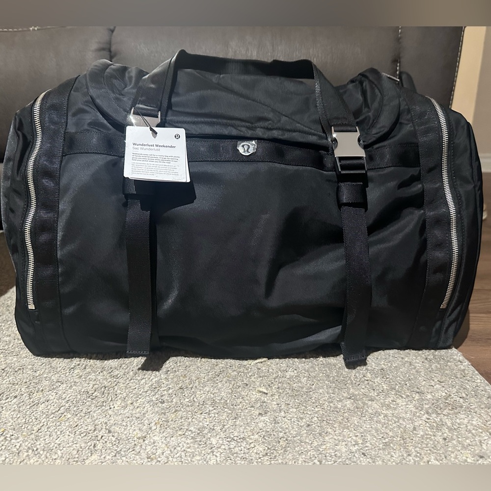Lululemon wunderlust duffle bag NWT